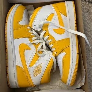 Nike Air Jordan 1 Mid in White and Gold nice yellow white women’s size 9.5 Nike